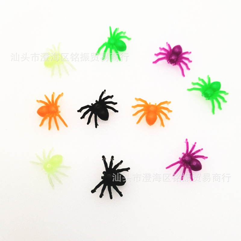 Fake little spider black luminous Halloween plastic toy accessories mini cotton little spider 3 specifications