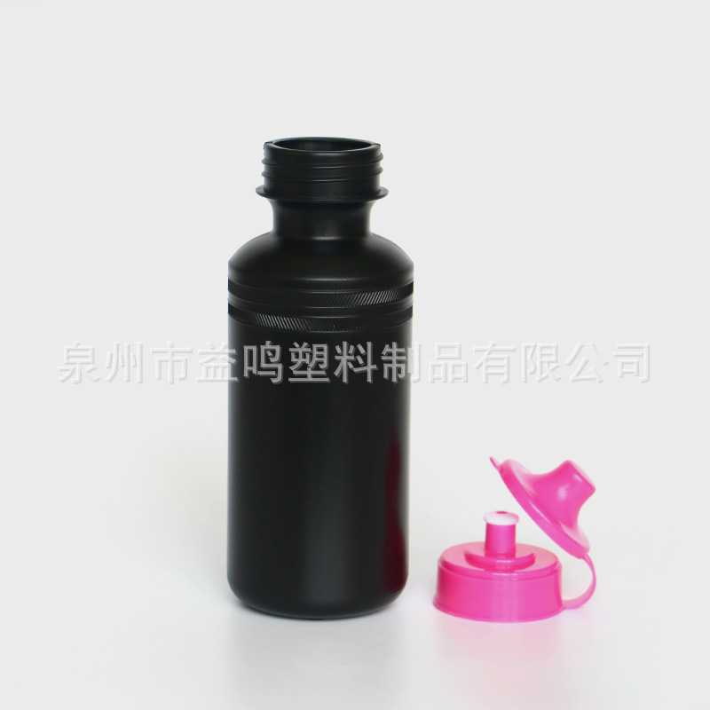 Factory direct 550ml outdoor sports kettle plastic kettle PE kettle student bag kettle can be printed LOGO