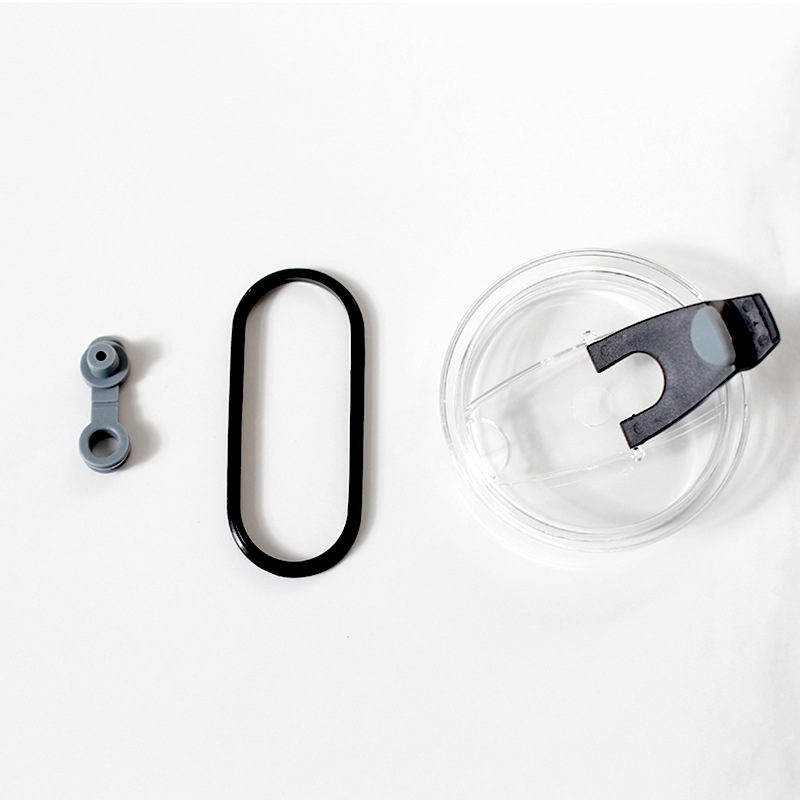 Direct selling ins multifunctional sealing cover carries heat dissipation and straw hole special cover for children's graduated water Cup