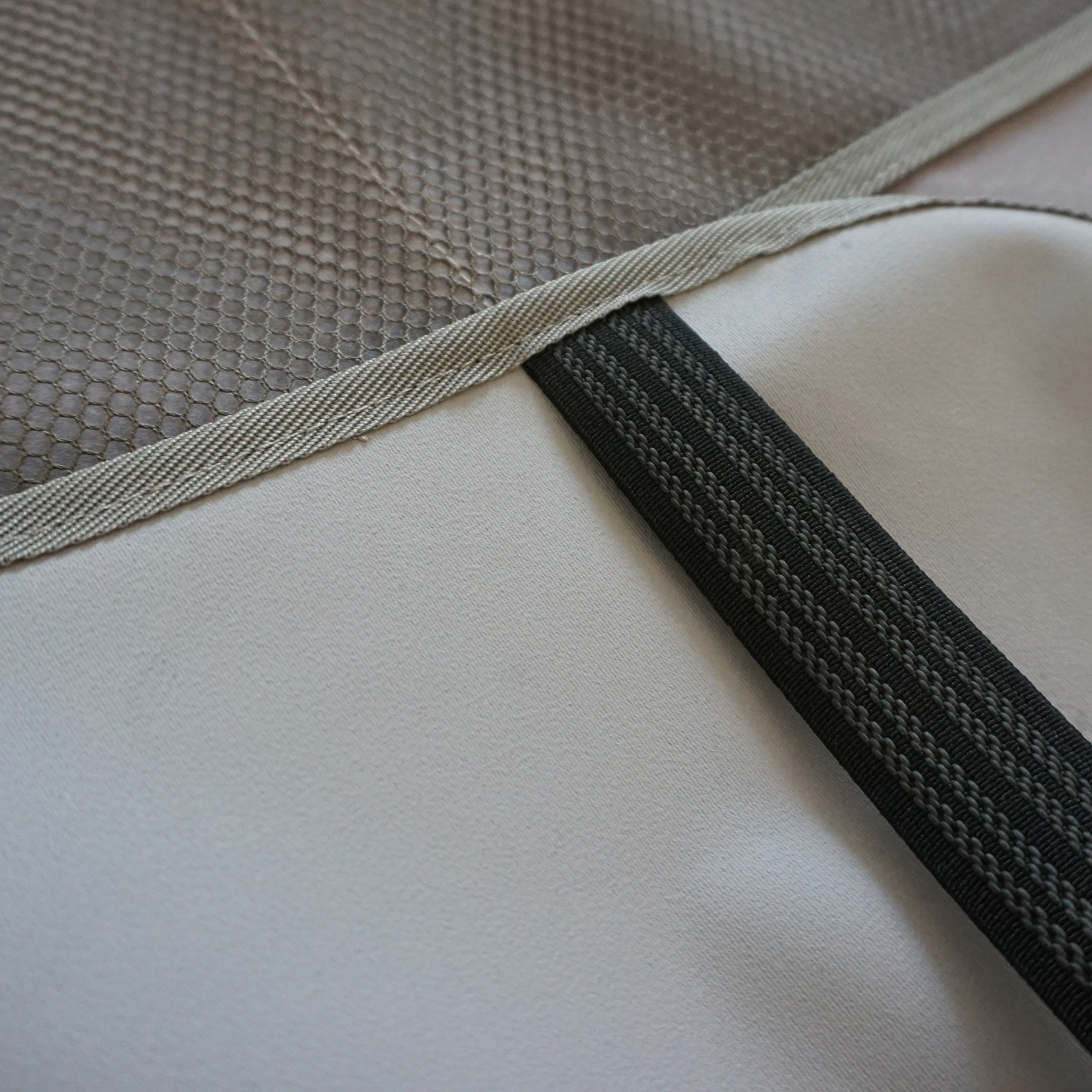 Factory direct gift distribution CAR child safety seat anti-kick pad double fixed wear-resistant anti-kick anti-scratch