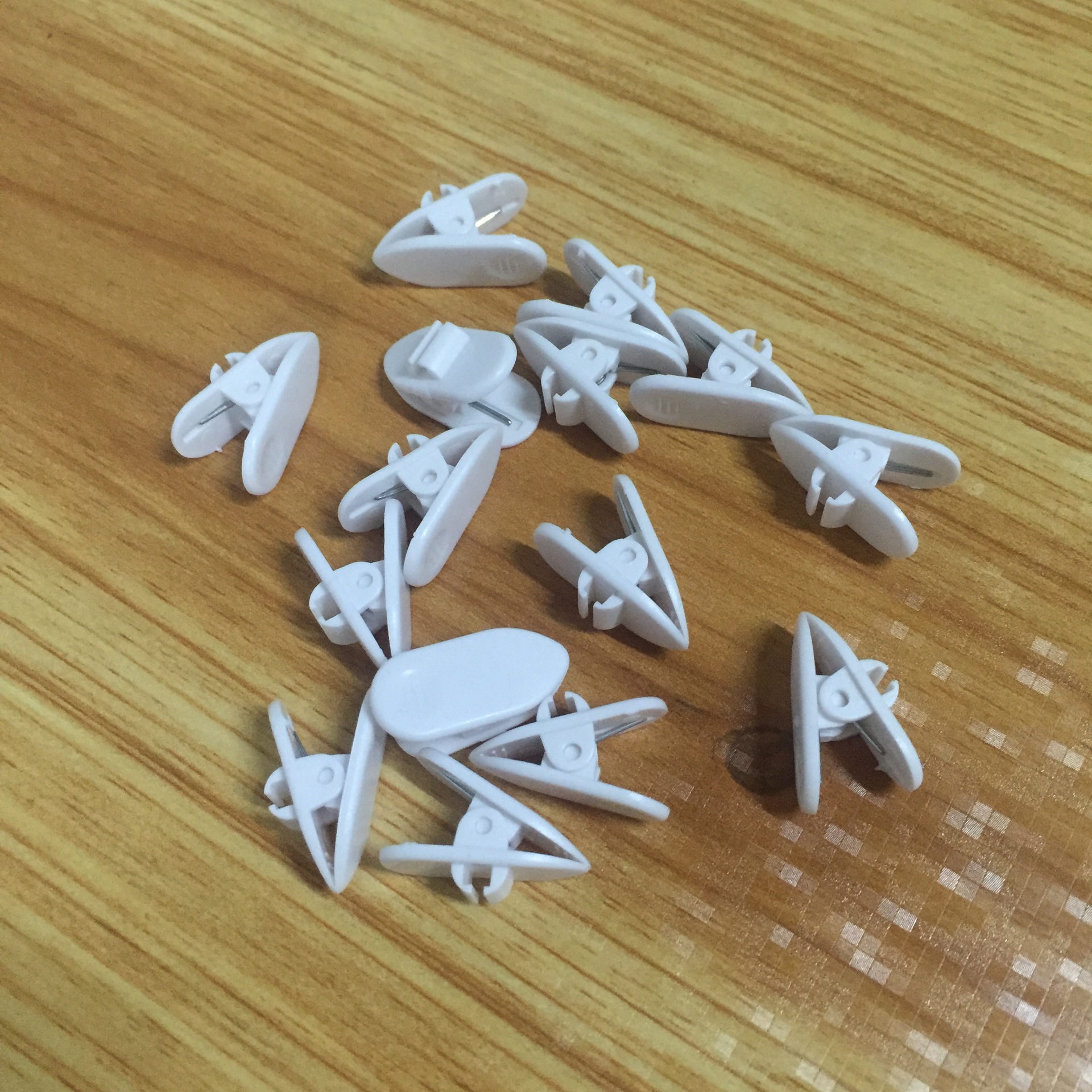 Headset cable clip plastic clip small clip headset accessories black and white optional