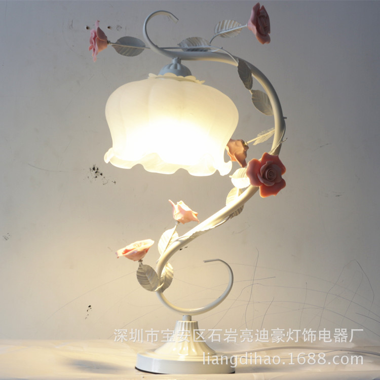Table lamp factory wholesale gift wedding rose lamp glass lamp creative lighting bedroom hotel bedside lamps