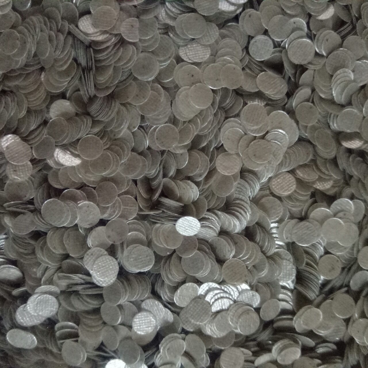 Manufacturers Produce Various Sizes of Mica Sheets, Mica Washers, Insulating and High-Temperature Resistant Hair Dryer Mica Sheets