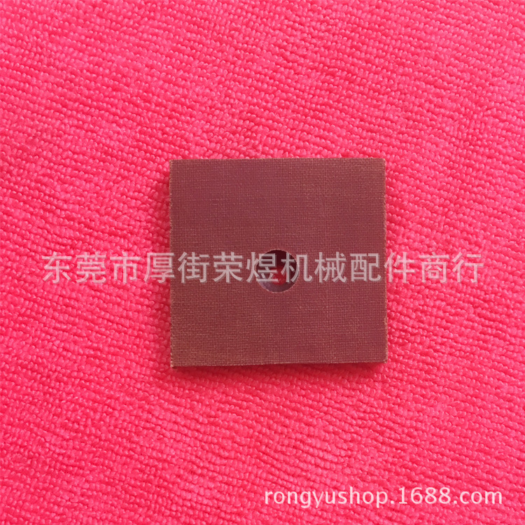 Направляющая пластина для машинных аксессуаров из кожаного листа R04101