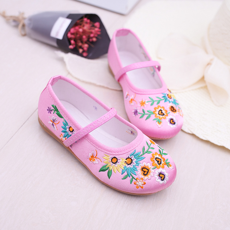 Children's embroidered shoes ancient costume performance shoes girls Chinese clothing shoes antique cheongsam shoes Chinese style old Beijing ancient costume cloth shoes