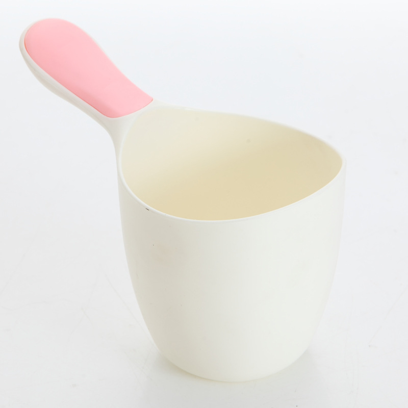 Children's Small Water Spoon Shampoo Baby Shampoo Bath Thickened Plastic Water Spoon Bathing with Water Scoop Bath Spoon Enlarge