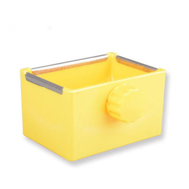 Anti-Bite Food Box for Small Pets, with a Fixed Food Bowl for Rabbits, Guinea Pigs, and Chinchillas, Featuring Anti-Tipping and Anti-Chewing Design