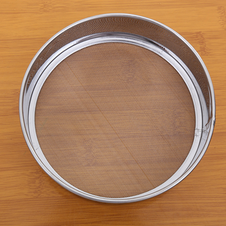 Two yuan store 14.5cm thick stainless steel flour sieve household baking tools 40 mesh flour sieve