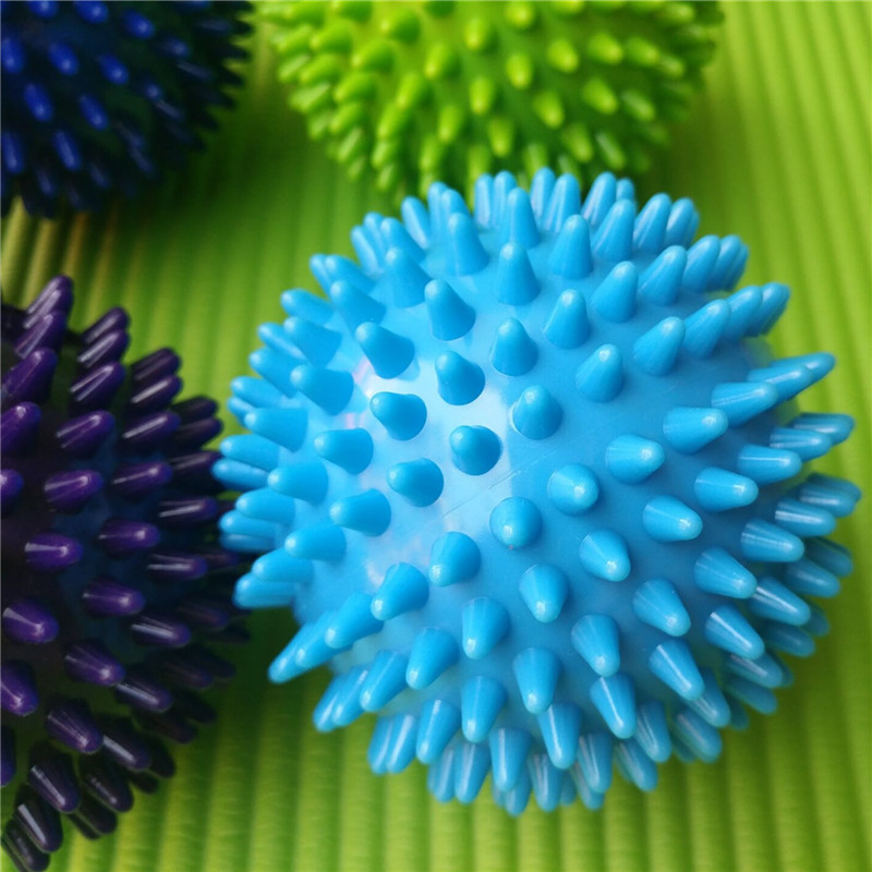 7.5cm9.5cmPVC pricking ball massage acupoint grip ball pointed nail fascia yoga ball fitness ball hedgehog ball