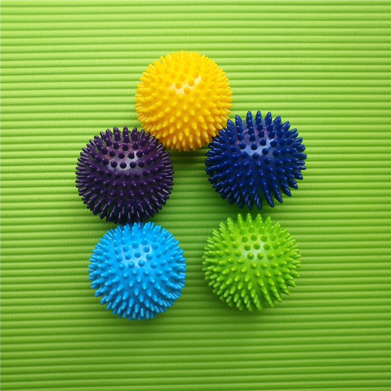 7.5cm9.5cmPVC pricking ball massage acupoint grip ball pointed nail fascia yoga ball fitness ball hedgehog ball