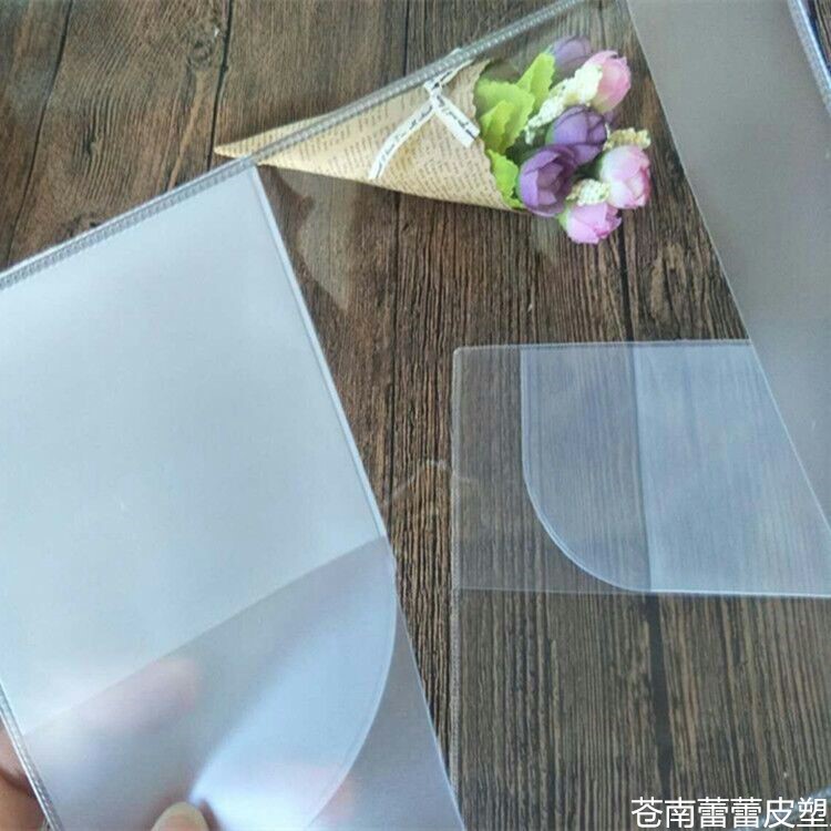 Factory Direct Supply Pvc Passport Cover Waterproof and Scratch-Proof Thickeneded Transparent Frosted Multi-Card Slot Passport Protective Cover Logo