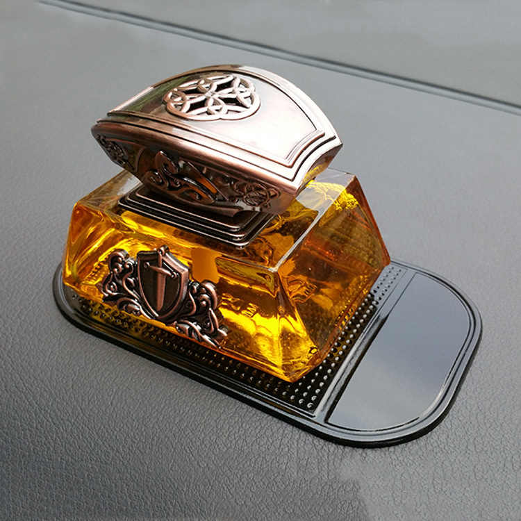 Car in-car mobile phone anti-slip mat car ornaments storage mat navigator bracket instrument panel mat car supplies