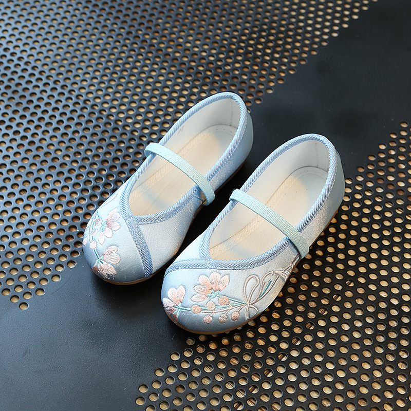 Hanfu Shoes Girls' Old Beijing Cloth Shoes Children's Embroidered Shoes Spring and Autumn Baby Shoes Guangxi March 3 Antique Shoes