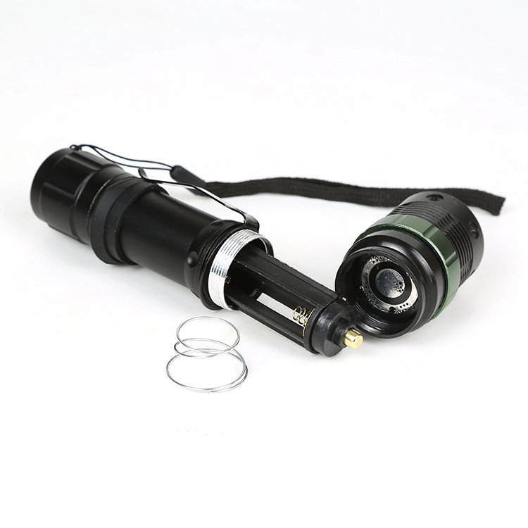 Factory wholesale zoom dimming flashlight riding lights 18650 mechanical zoom led outdoor