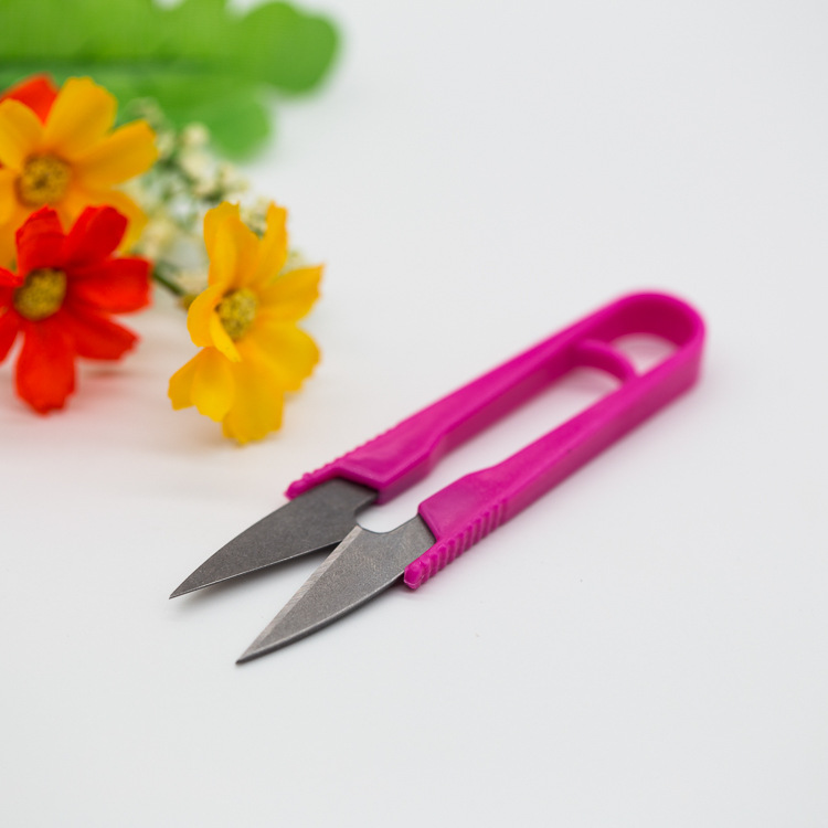 U-shaped scissors wholesale cross-stitch small scissors sharp anti-rust scissors single U-shaped color plastic sharp yarn scissors
