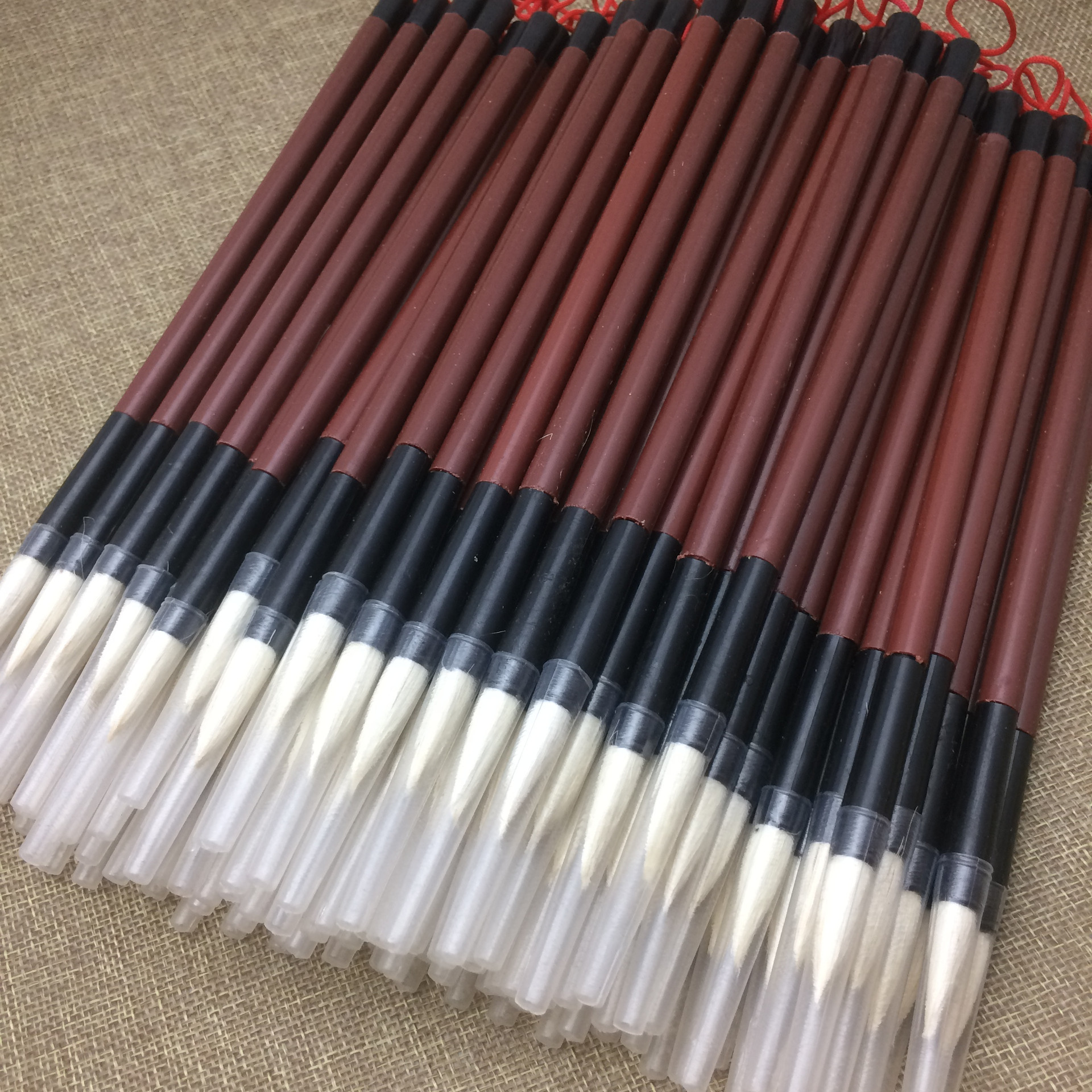 Factory direct supply a large number of wholesale plastic brush factory paint brush industrial pen
