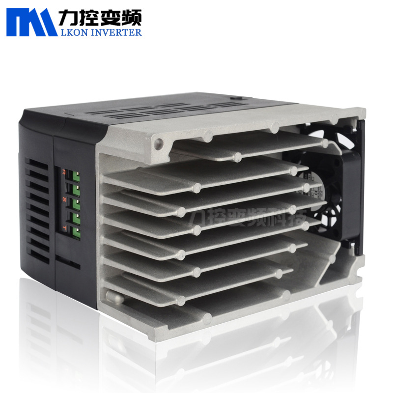 Inverter 1.5-2.2 kw3kw-4-5.5kw7.5kw380v three-phase motor governor 220 single-in and three-out