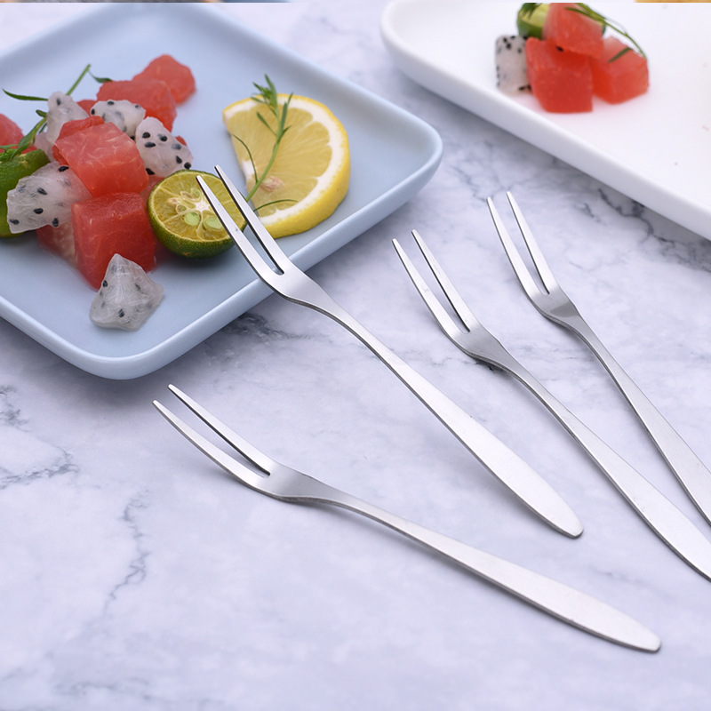 Factory wholesale stainless steel fruit fork high quality two-tooth fruit fork fruit sign cake moon cake fork can print LOGO