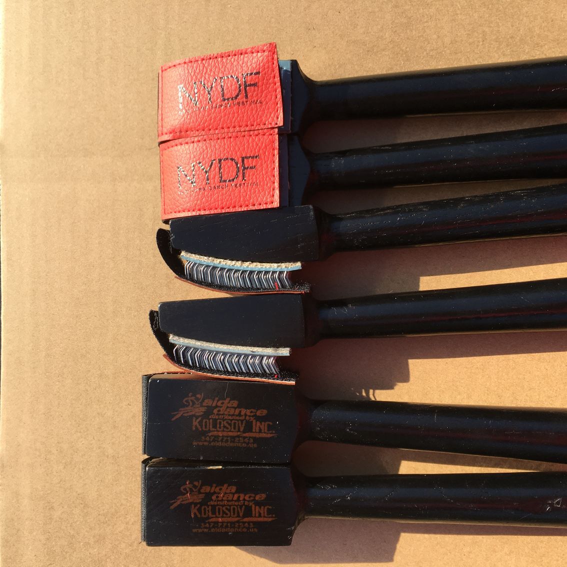 Manufacturers supply dance shoe brush ballet dance brush wholesale practical cleaning dance brush