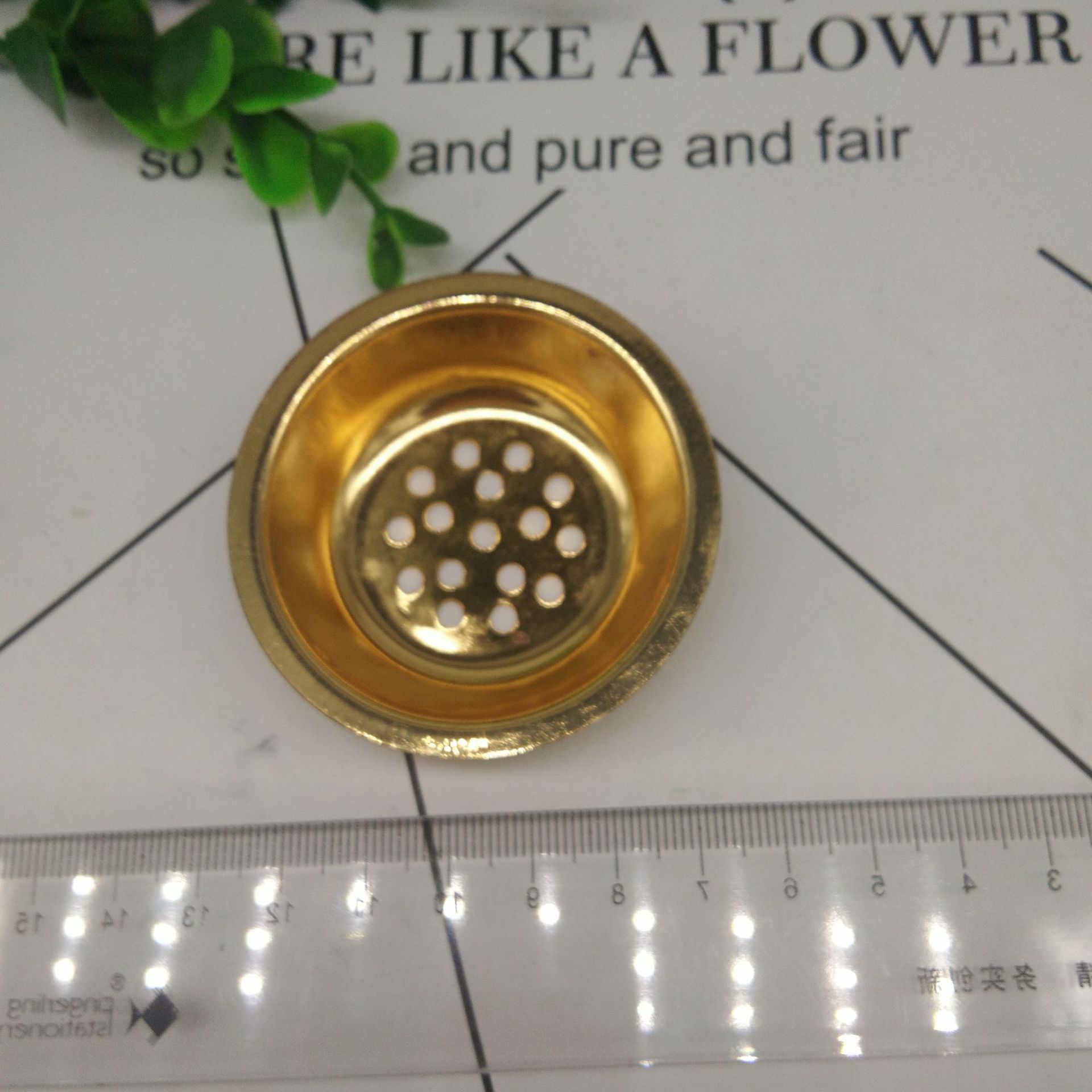 New wrought iron crafts incense cup accessories hollow metal incense cup accessories home hollow crafts