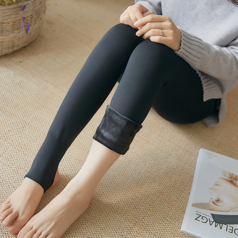 Skin-Colored Fleece-Lined Footed Leggings for Autumn and Winter, Slimming Women's Pantyhose for Layering, Thickened Thermal Base Pants for Outdoor Wear