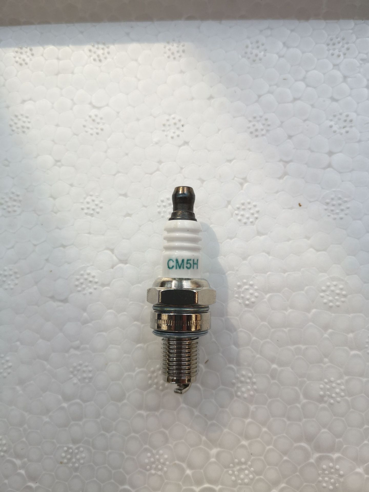 Свеча зажигания CM5H 140 для газонокосилки прямые продажи