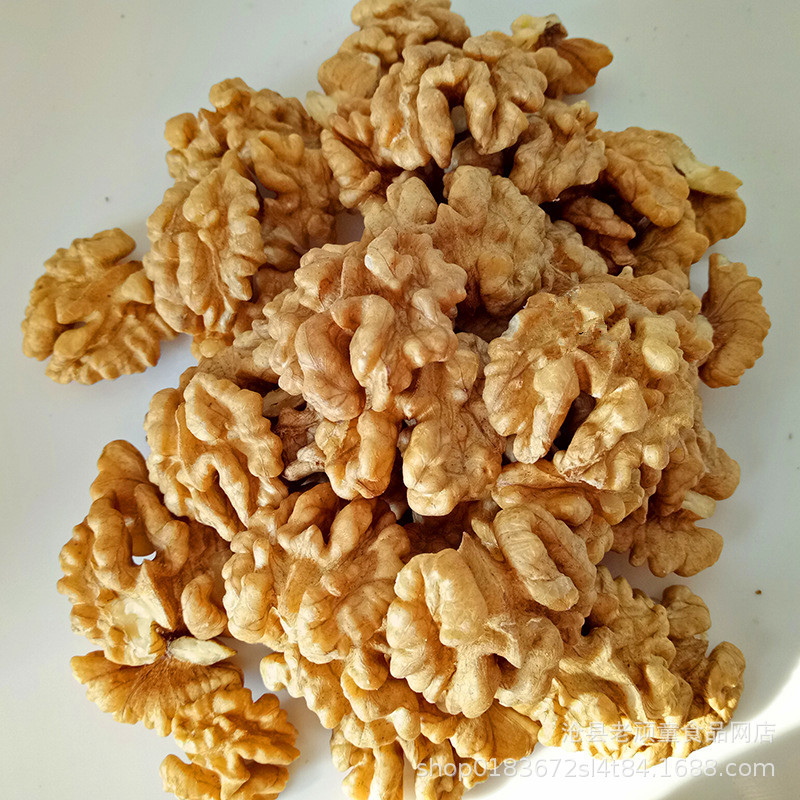 One road, two roads, three roads, new walnut kernel, walnut kernel, white kernel, jujube with walnut meat factory wholesale