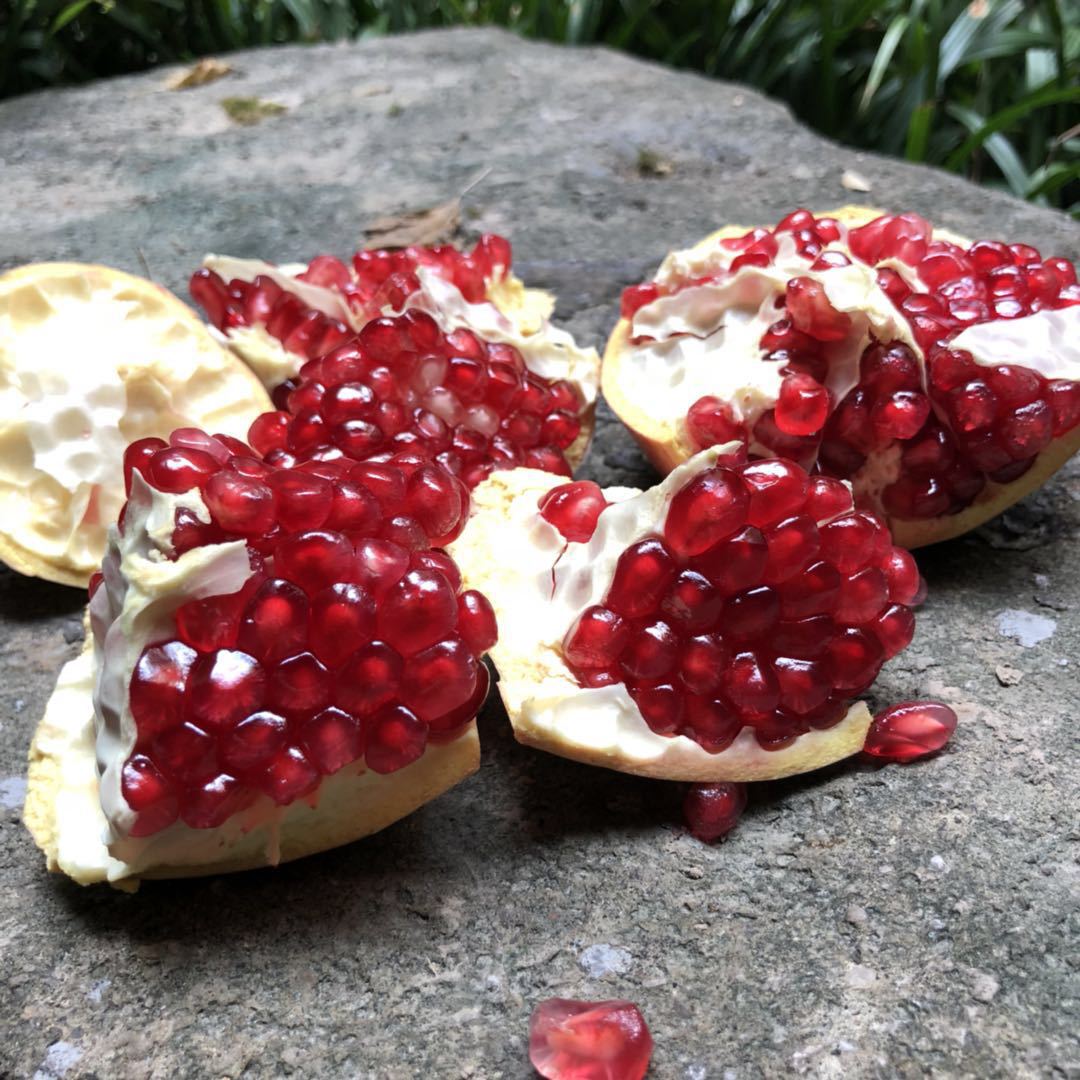 "Tunisian Soft Seed Pomegranates" Fresh Seasonal Pomegranates, Freshly Picked Large Red Sweet Pomegranates, 2.5kg Colorful Boxes