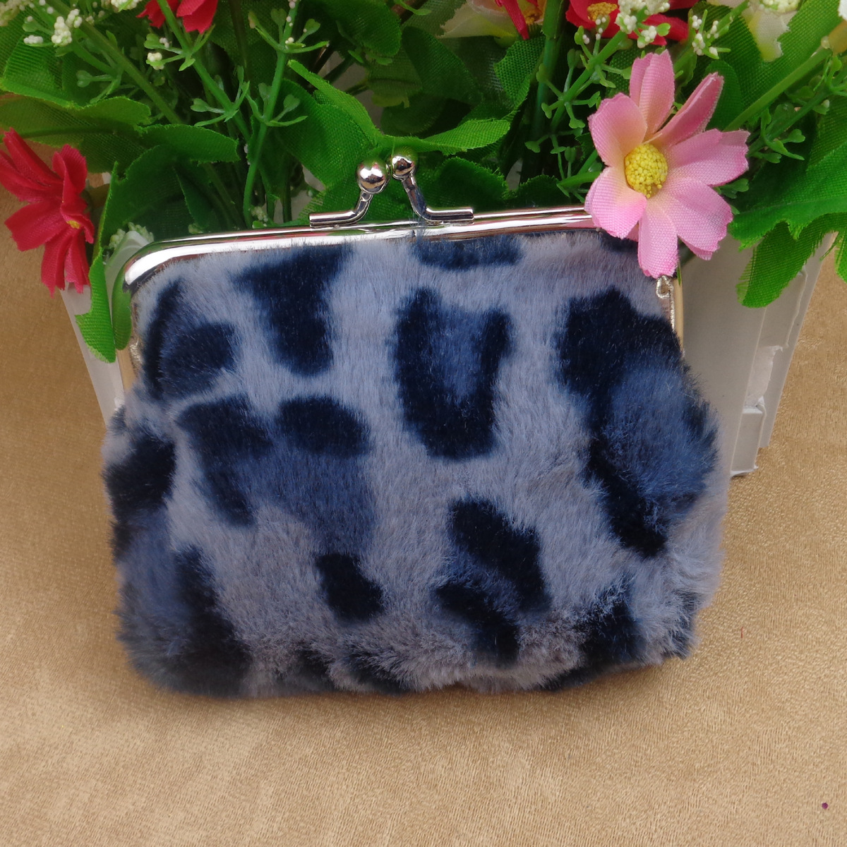 Factory Direct Sales New Model 4inch Leopard Print Plush Clip Coin Purse Blanket Fabric Bank Card Coin Fashion Bag