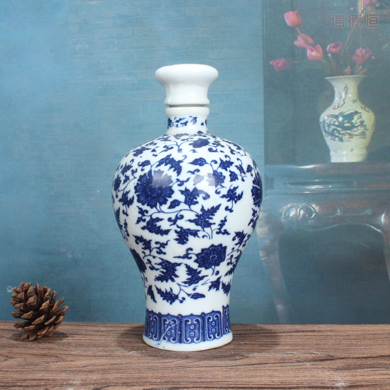 Jingdezhen ceramic blue and white porcelain wine bottle 1kg wine jar wholesale 500ml liquor pot sealed jar wine set