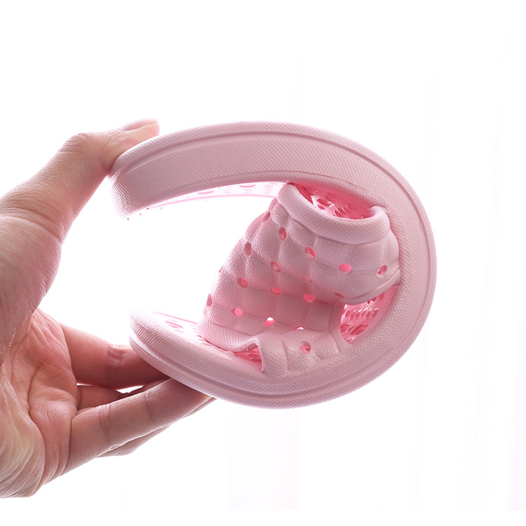 Factory wholesale couple sandals and slippers hollow filter bathroom home shoes men and women indoor soft bottom slippers