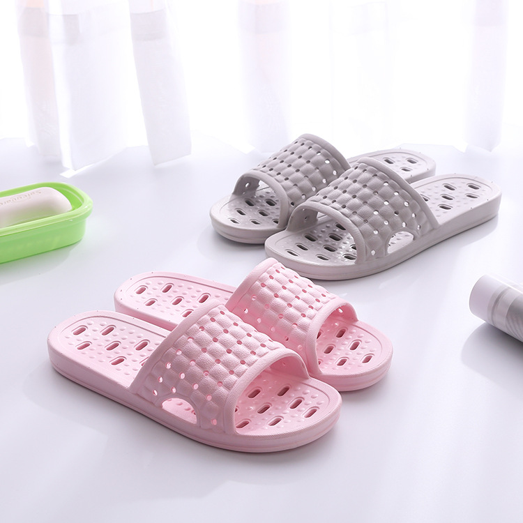 Factory wholesale couple sandals and slippers hollow filter bathroom home shoes men and women indoor soft bottom slippers