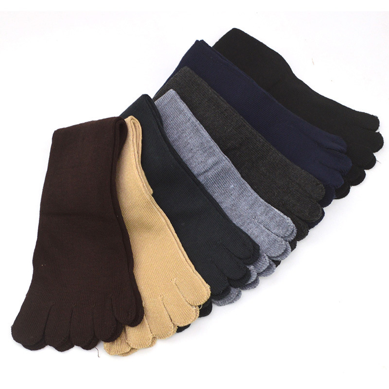 Men's five-finger socks solid color mid-calf five-toe socks with card head polyester cotton socks factory wholesale each pair of hardcover five-toe socks thick