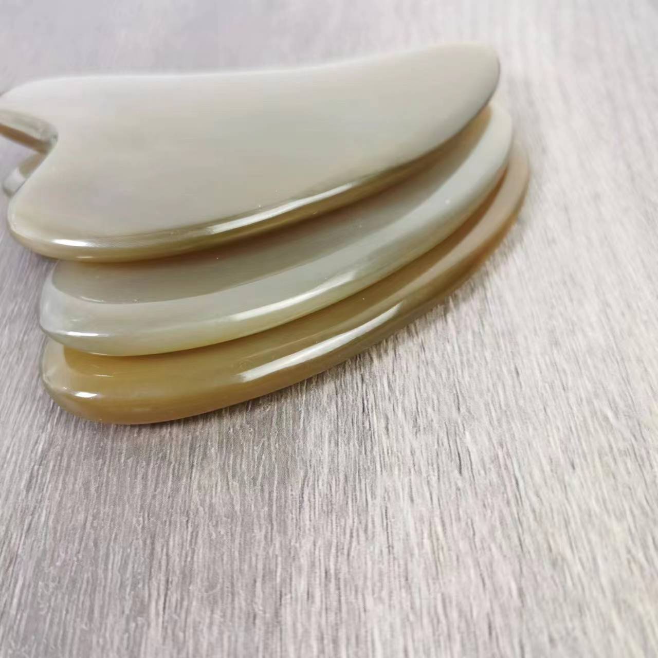Natural Horn Scraping Board for Facial and Eye Massage, Beauty Stick, Meridian Pulling Stick, Scraping Tube, Triangular Board, Handicrafts Wholesale