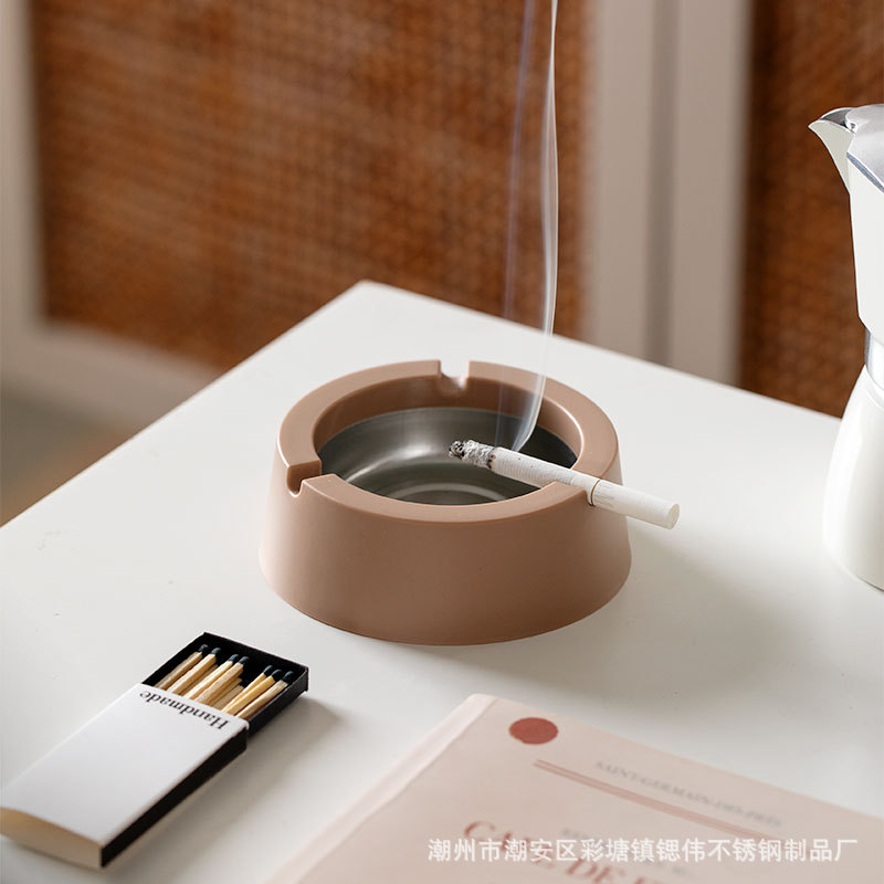 Strontium Wei SW new round three-sided ashtray portable household living room ashtray outdoor ashtray