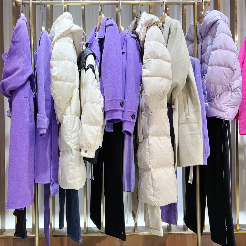 Скидки на женскую одежду, распродажа, остатки