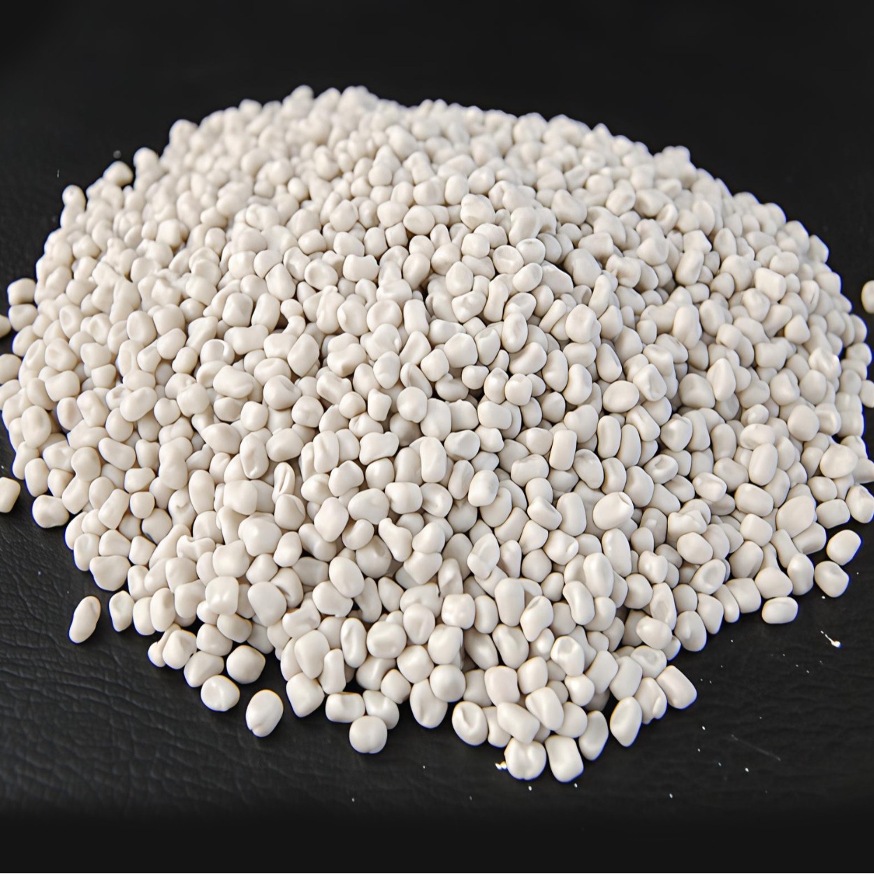 Blow Molding Calcium Carbonate Filled Masterbatch Pe/Pp Plastic Reinforcement to Enhance Anti-Shrinkage Yuyao, Zhejiang Source Manufacturer