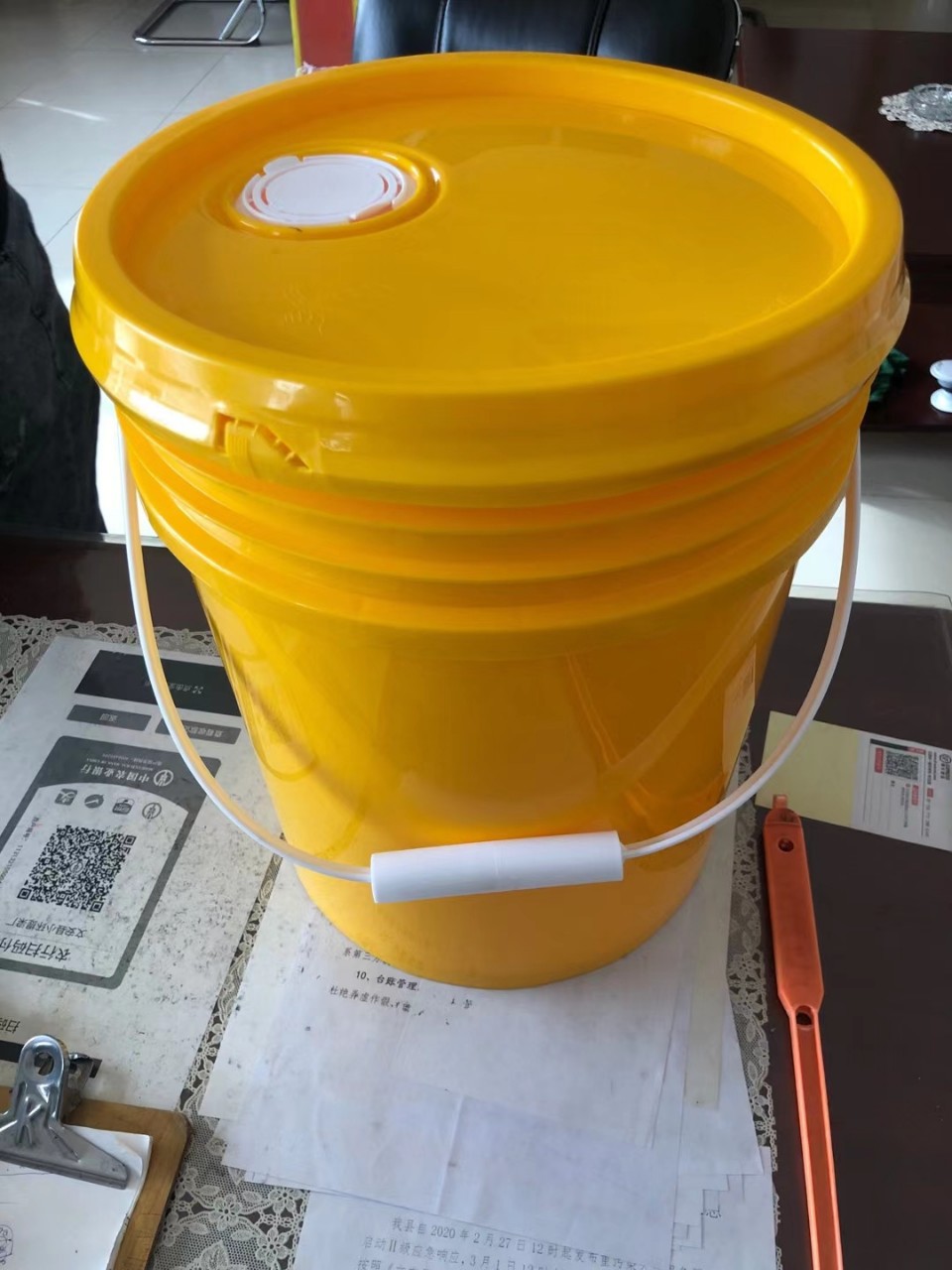 Manufacturer Produces and Processes Printed Various Air Compressor Screw Oil Plastic Barrels, Paint Barrels, Veterinary Medicine Barrels and Chemical Barrels