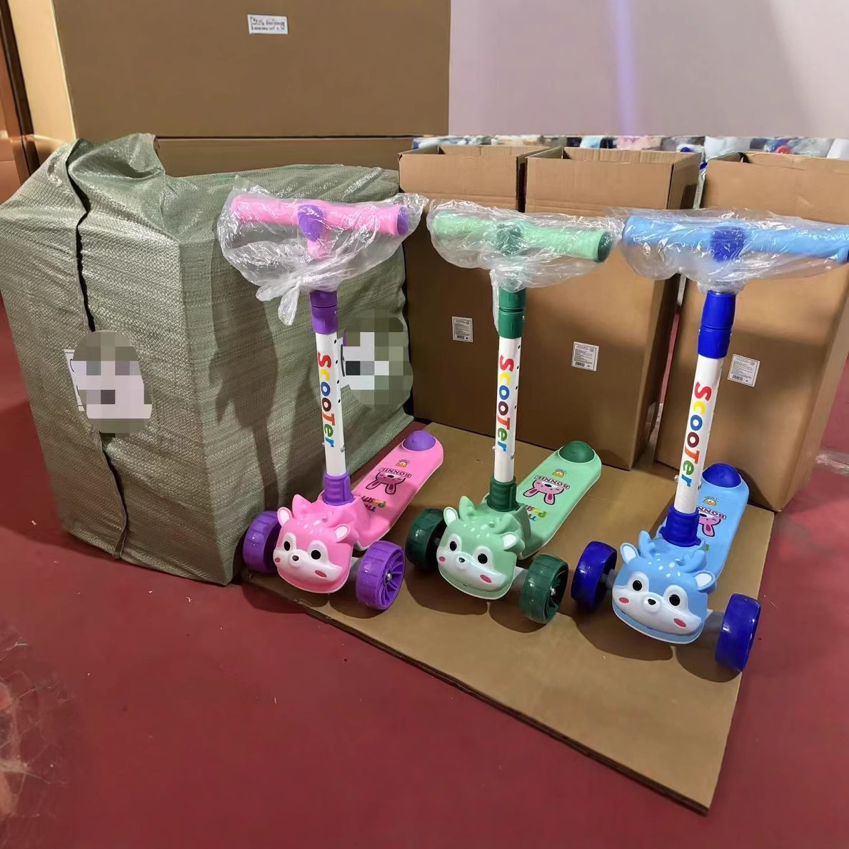 Cross-Border Scooter for Children Aged 2-3-6, Foldable, with Music and Lights, Adjustable Height, Three-Wheel, for Boys and Girls