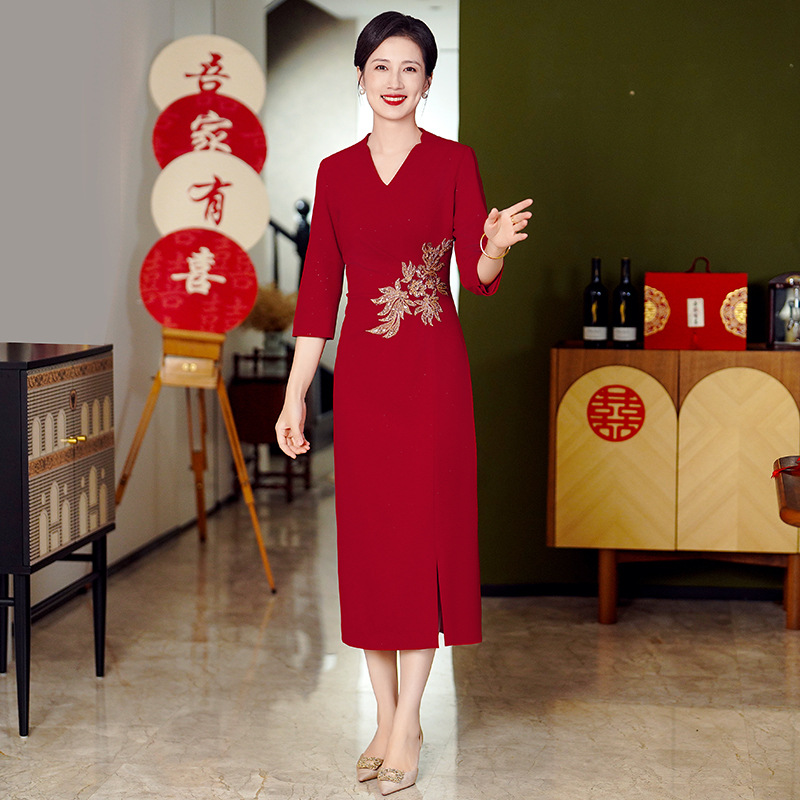 Xi mother-in-law wedding dress wedding mom Chinese dress women's spring dress noble mother-in-law cheongsam dress mid-length