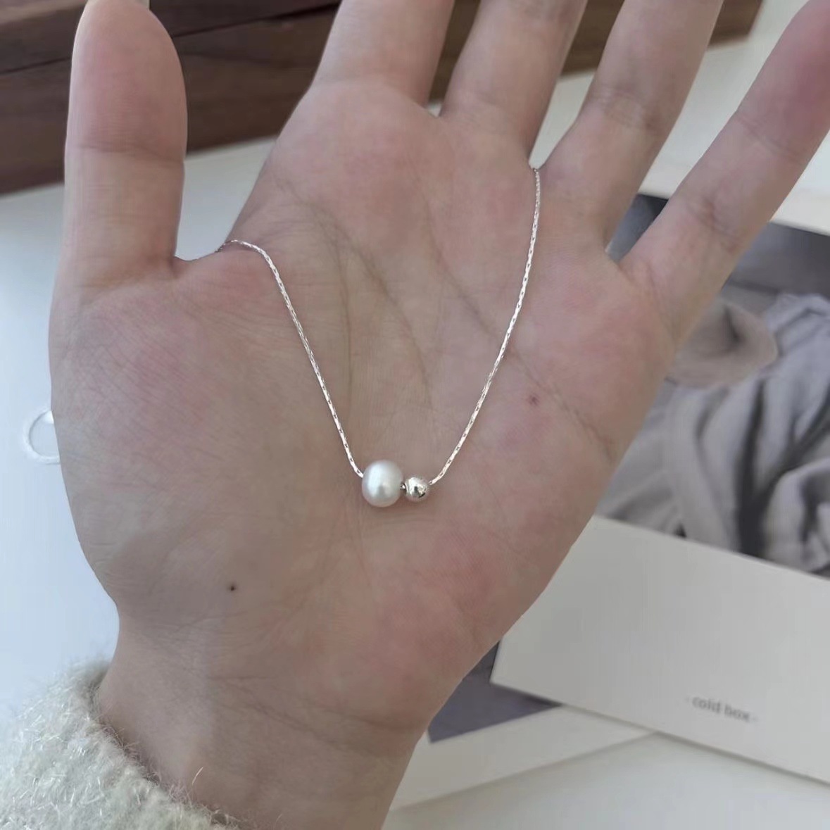 Minimalist Style Pearl Necklace Fashion Accessible Luxury Niche High-End Snake Bone Necklace Women's 2025 Niche Design