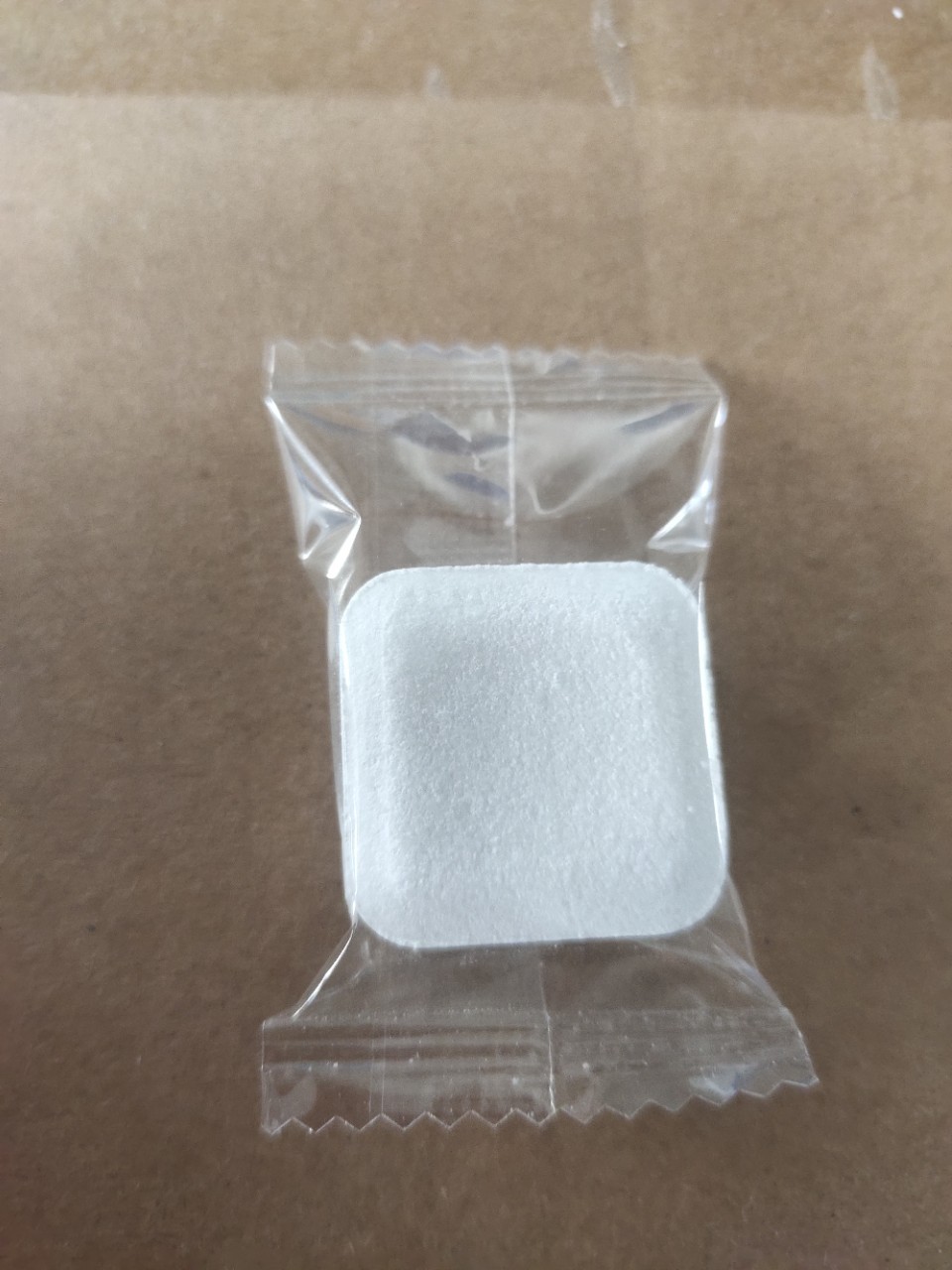 Pink toilet cleaning effervescent tablets toilet cleaner descaling urine stain removing yellow deodorant deodorant deodorant artifact bubble pill manufacturer