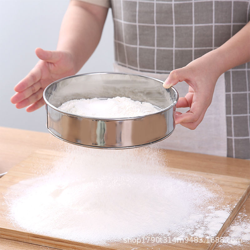 Baking tools 20cm stainless steel flour sieve hand-held flour sugar sifter household 2 yuan products