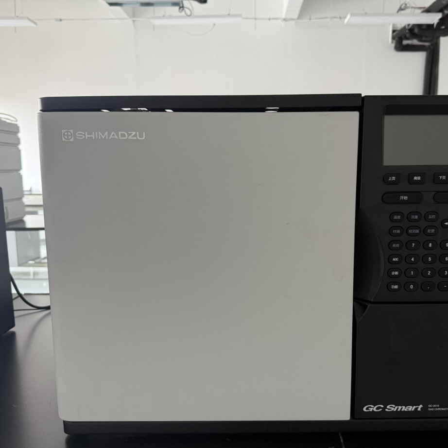 Shimadzu Nexis Gc-2018-газохроматографическая система с установленными 3 инъекционными и 4 детекционными модулями одновременно