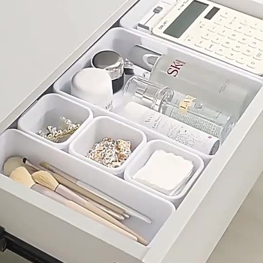 Household desktop drawer storage and finishing eight-piece jewelry cosmetic storage box can be freely combined and separated suit