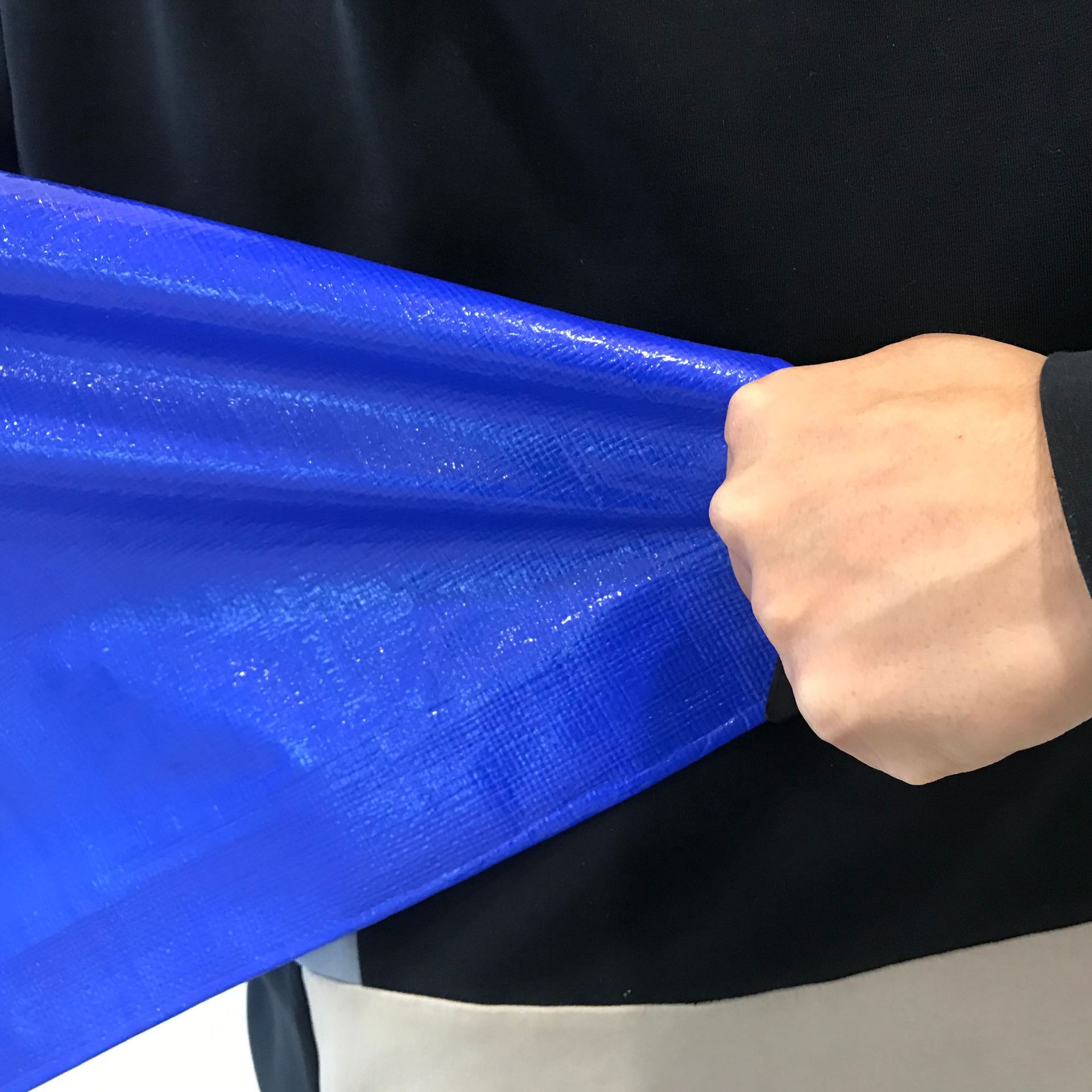 60-260g Factory Exports Rainproof, Sunproof and Anti-Aging Pe Tarpaulin Cargo Field Truck Tarpaulin Color Specifications Available