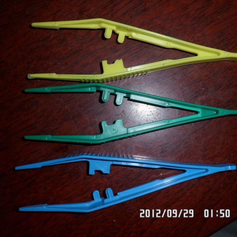 Factory Direct Sales First Aid Kit Series Plastic Tweezers Disposable Outdoor First Aid Medical Supplies Tweezers