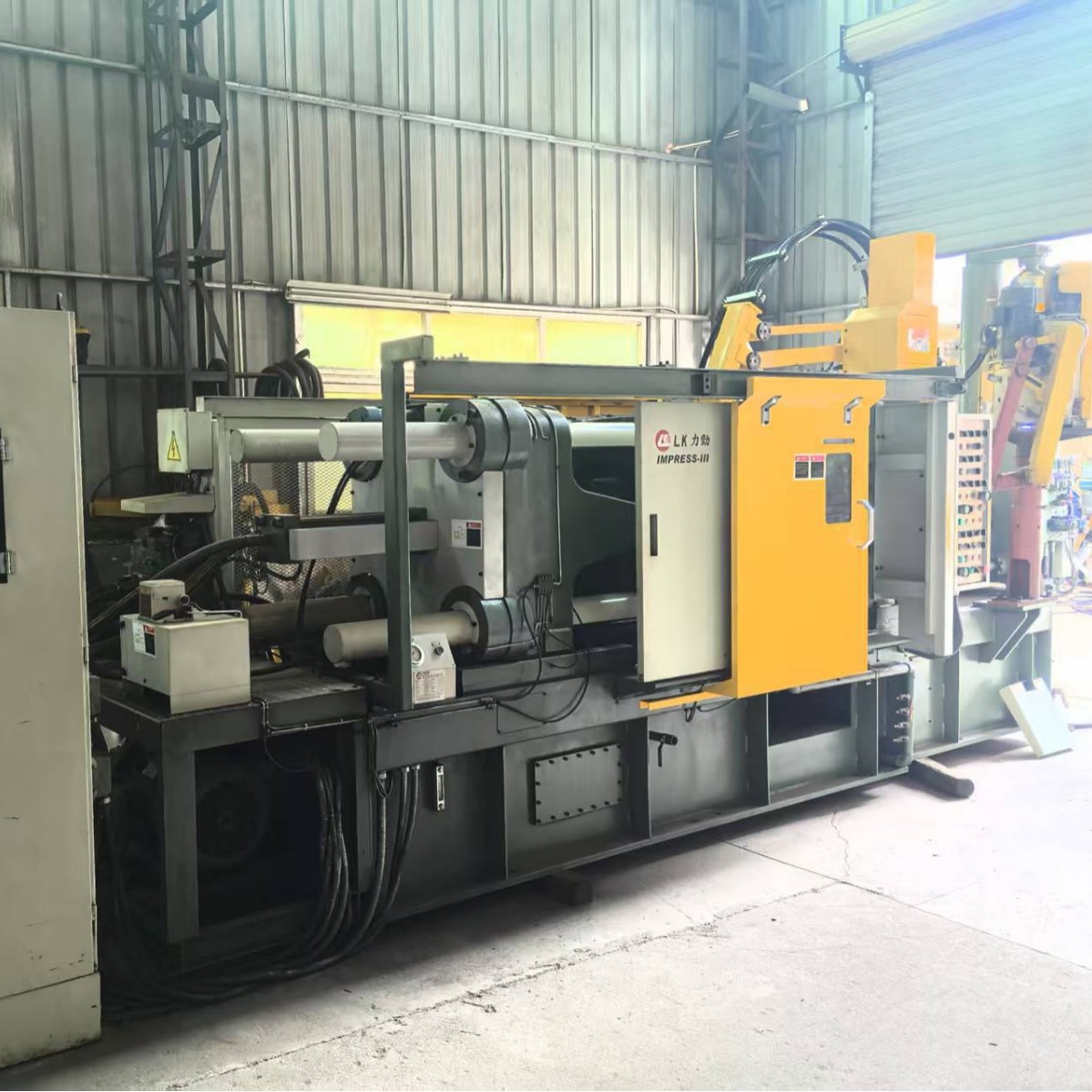 Li Jin 280 t 3rd generation aluminum alloy cold chamber die casting machine imported domestic Yizimi small and medium-sized cold die casting machine