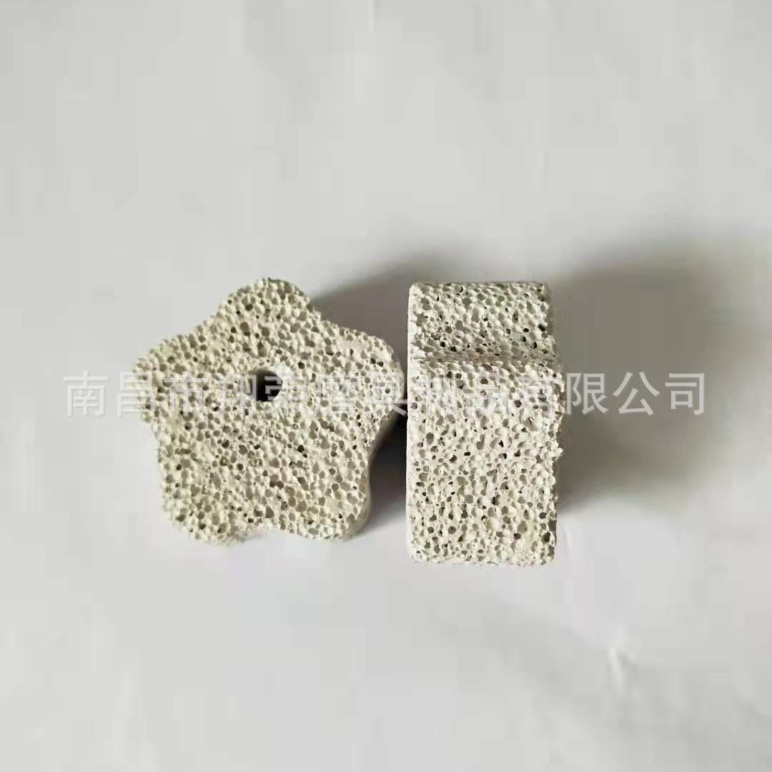 Source Factory Hamster Chewing Molar Stone Small Plum Blossom Pet Artificial Volcanic Rock Pumice Large Quantity Preferential