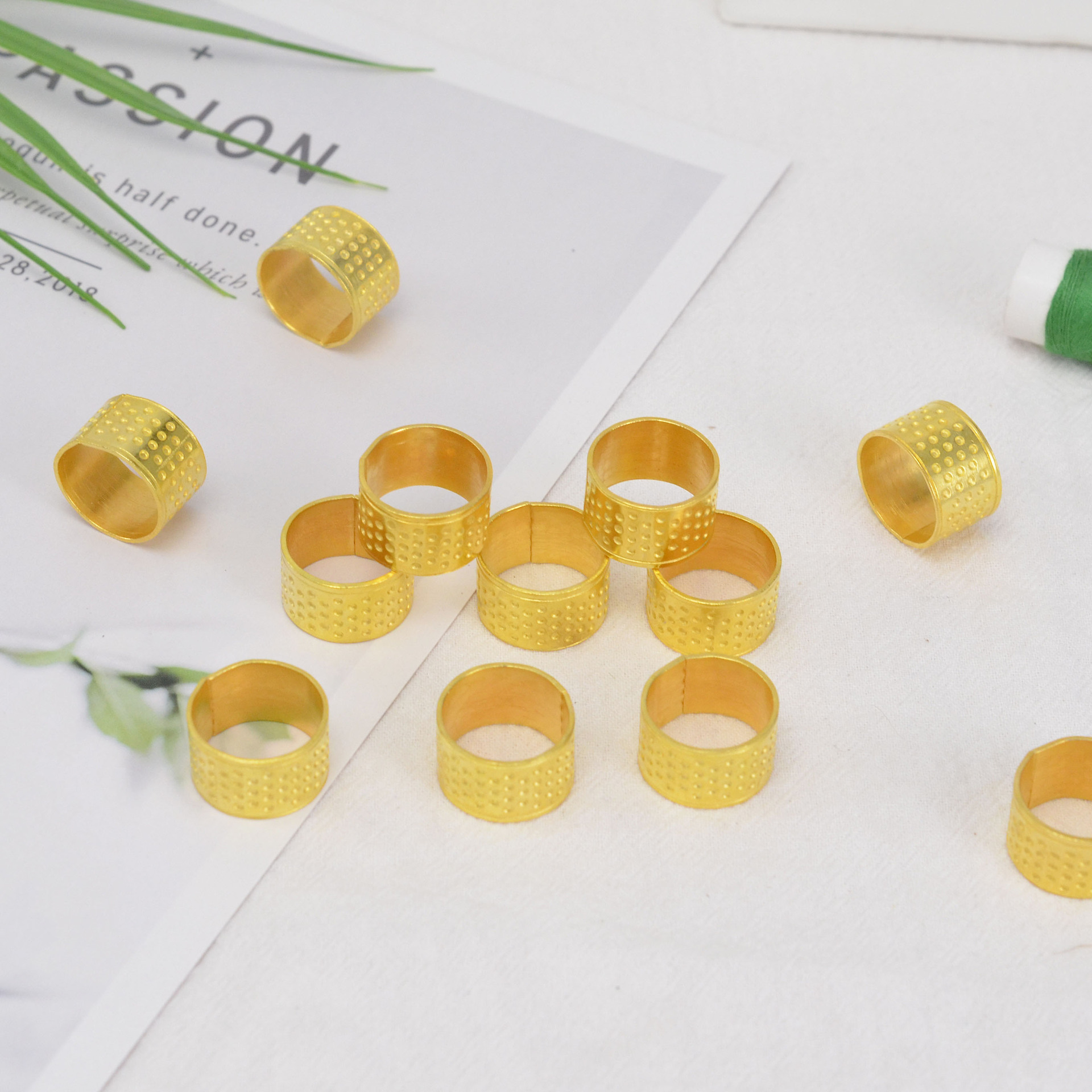 Household sewing DIY tool copper thimble Golden Thimble household sewing press needle holder thimble hoop 2G